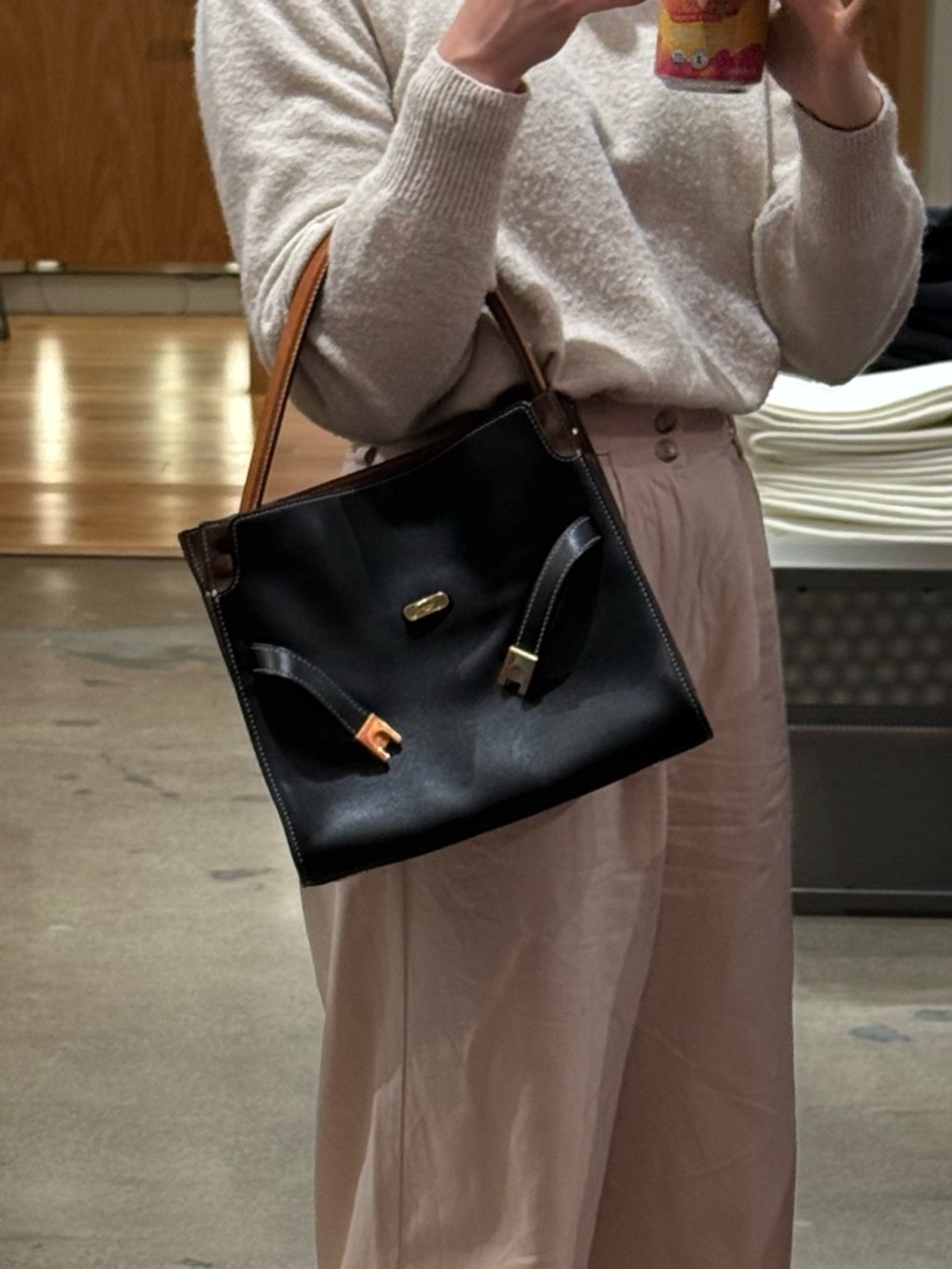 Tory Burch Rudizwill Black and
Brown Shoulder Bag